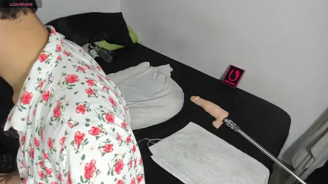 Benjamin_Buster 라이브 XXX 채팅