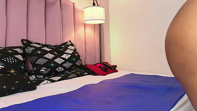 HallyBans – Naživo XXX chat