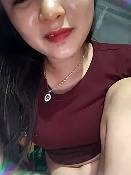 moa_koa: διαδικτυακό σόου στην κάμερα