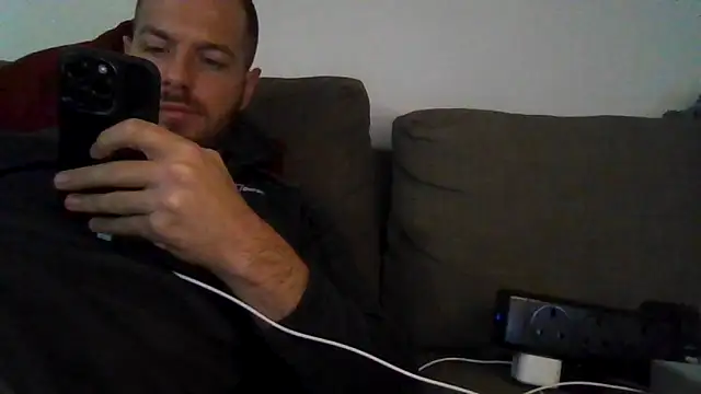 cheekycherryx élő XXX-chatje