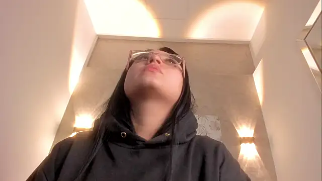 Lunaa_bellaa's Live XXX Chat