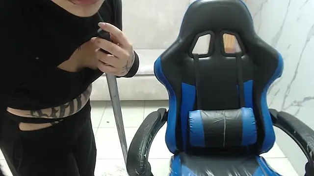 ela_boob_s' Live XXX Chat