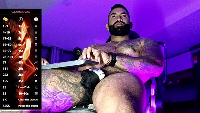 Max-prada: вебкам-шоу