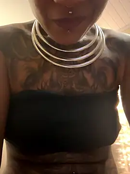 xbigpeach's Live XXX Chat