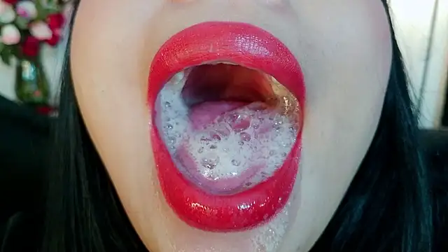 XXX chat uživo modela mia_roux1