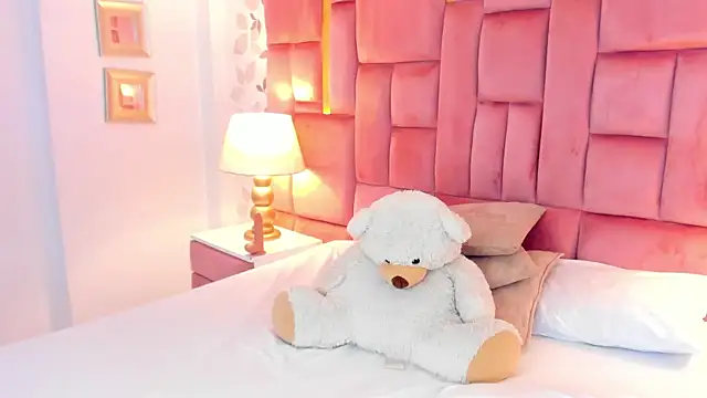 EllaEvanz Adlı Modelin Canlı XXX Sohbeti