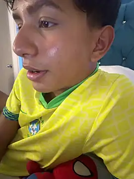 Leonarrrd_01 Show in webcam