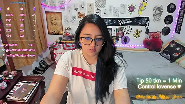 Cherry_blush_: онлайн-секс-чат