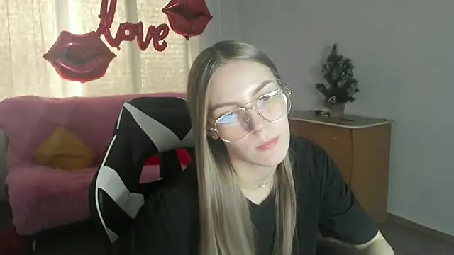 HitGyrl live XXX chat