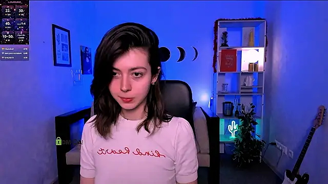 Chat +18 de kitniss_dreamy ao vivo