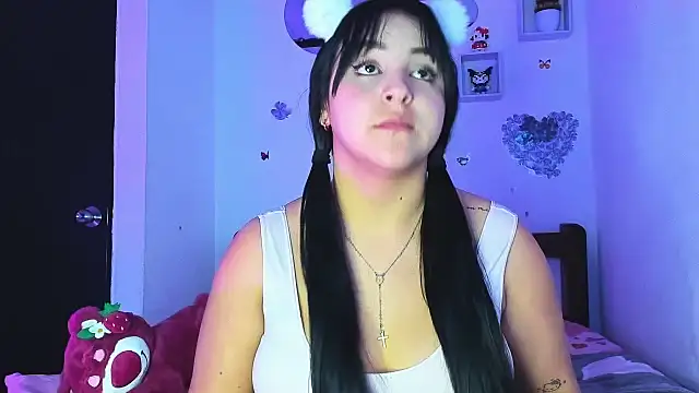 Penelopeflame18 Adlı Modelin Canlı XXX Sohbeti