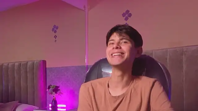 Derek_Sinn live XXX chat