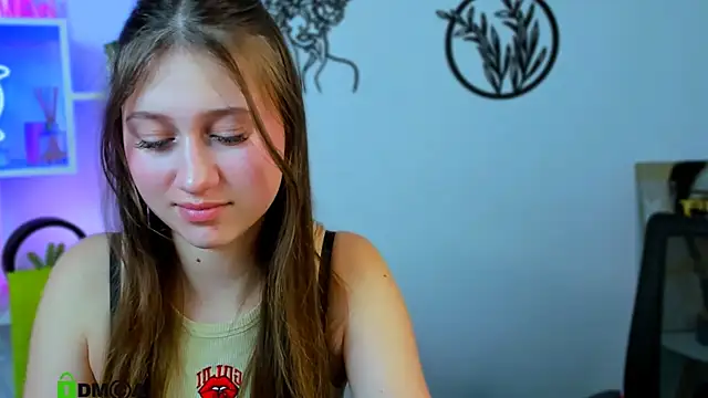 arianaa_cat Adlı Modelin Canlı XXX Sohbeti