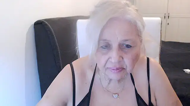 SusiLifeXXX élő XXX-chatje