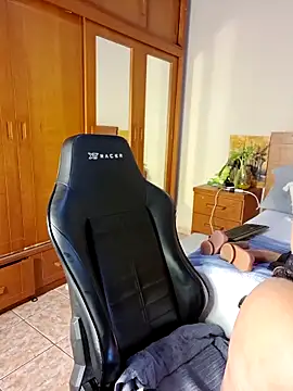 Pauletteph élő XXX-chatje