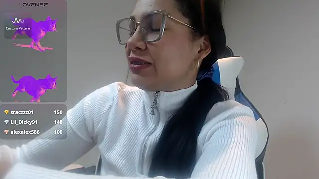 KittyKardy live XXX chat