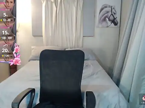 holly_bitch Live XXX-Chat