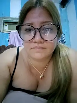 Pokazy przed kamerką – Carlotaazul