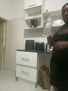 Cardiebae89 élő XXX-chatje