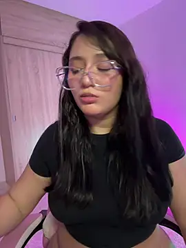 Angeldusttt: онлайн-секс-чат