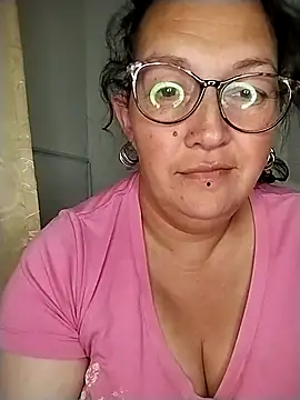 _Saraqueen Chat XXX in diretta