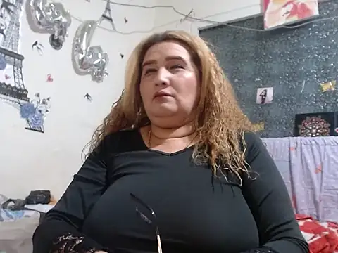 Perla1981--'s Live XXX Chat