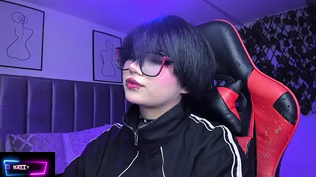 XXX chat uživo modela Kitty_Gang
