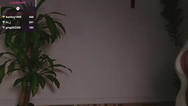 bri_von_dhara__: απευθείας συνομιλία ΧΧΧ