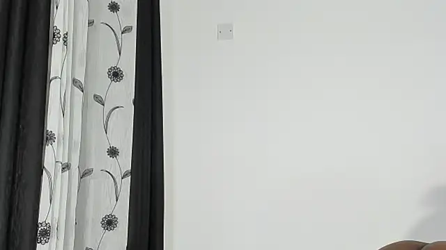 CREAMY_BUBBLEGUM Adlı Modelin Canlı XXX Sohbeti