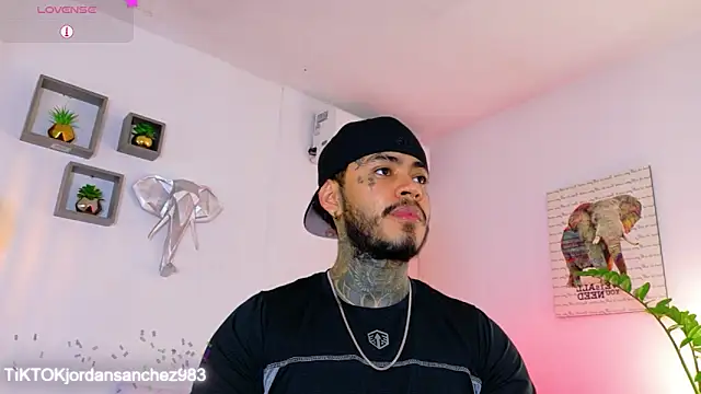 XXX chat uživo modela JordanSmiith_