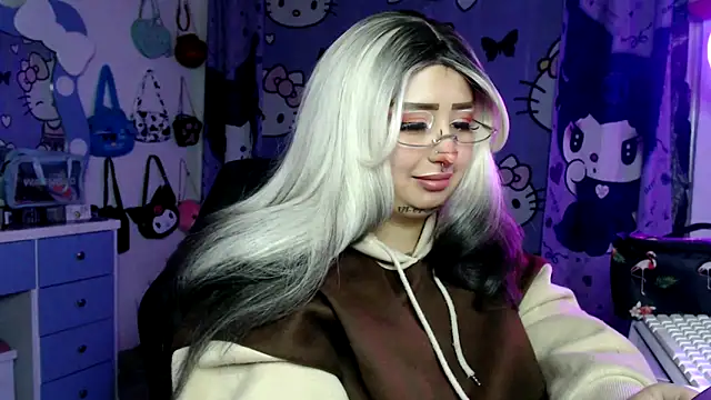 lussyevans24 现场XXX聊天