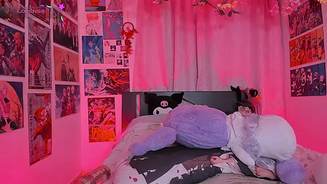 MissCurvyTop's Live XXX Chat