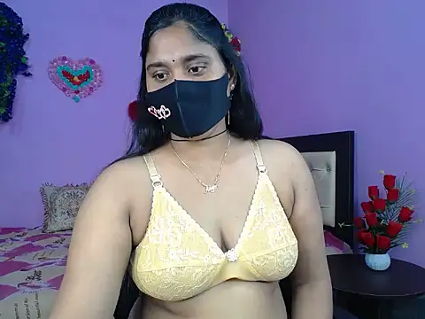 Maiya_Ambern Webbikameraesitys