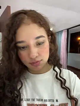 แชท XXX สดของ lana_rousse01