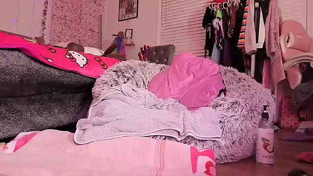 VixenCapri Show in webcam