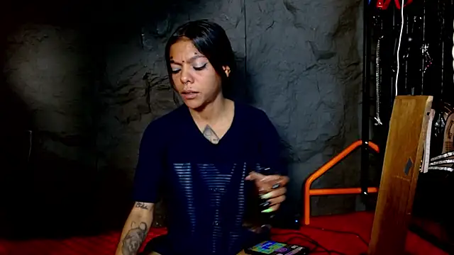 Chat +18 de Ariaoficial ao vivo