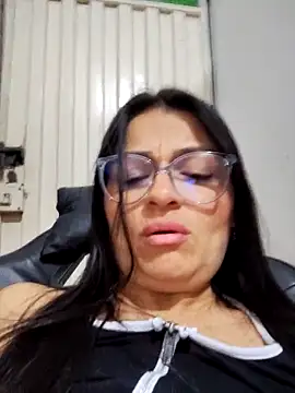 Chat +18 de Linda_Lars ao vivo