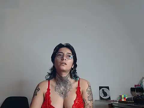 IvyravensのライブXXXチャット