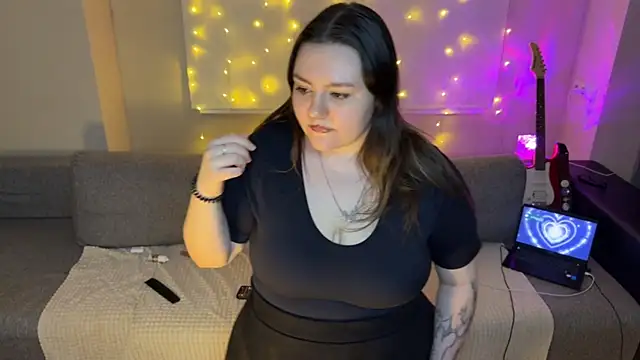 RiotKitten1 – Naživo XXX chat