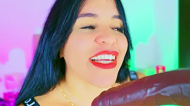 แชท XXX สดของ CharlootteEvans