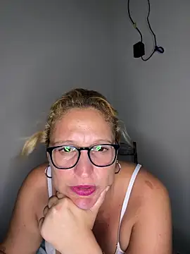 Show modela amandachuchuca na web-kameri