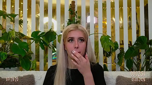 FlowweerGirl's Live XXX Chat