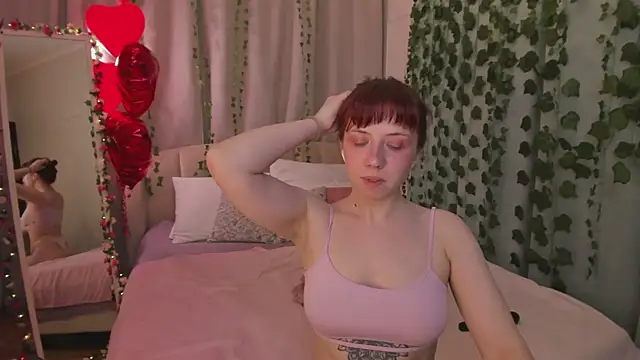 Love_is_Lola Chat XXX live