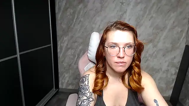 Reginasmilee লাইভ XXX চ্যাট