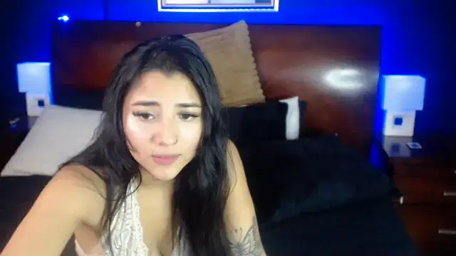 Pertunjukan Kamera Web lovershornies