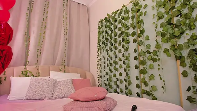 Love_is_Lola's Live XXX Chat