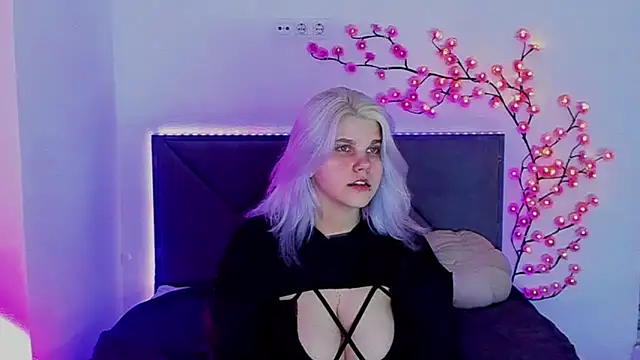 JoannLowe's Live XXX Chat