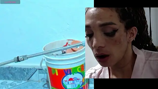 afroditacute15's Live Chat Room