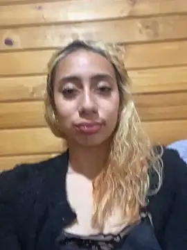 Alejandraa29's Live Sex Cam Show