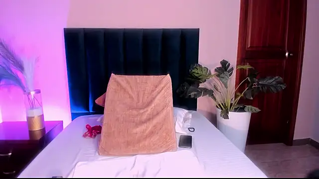 XenaRevelo Chat XXX in diretta